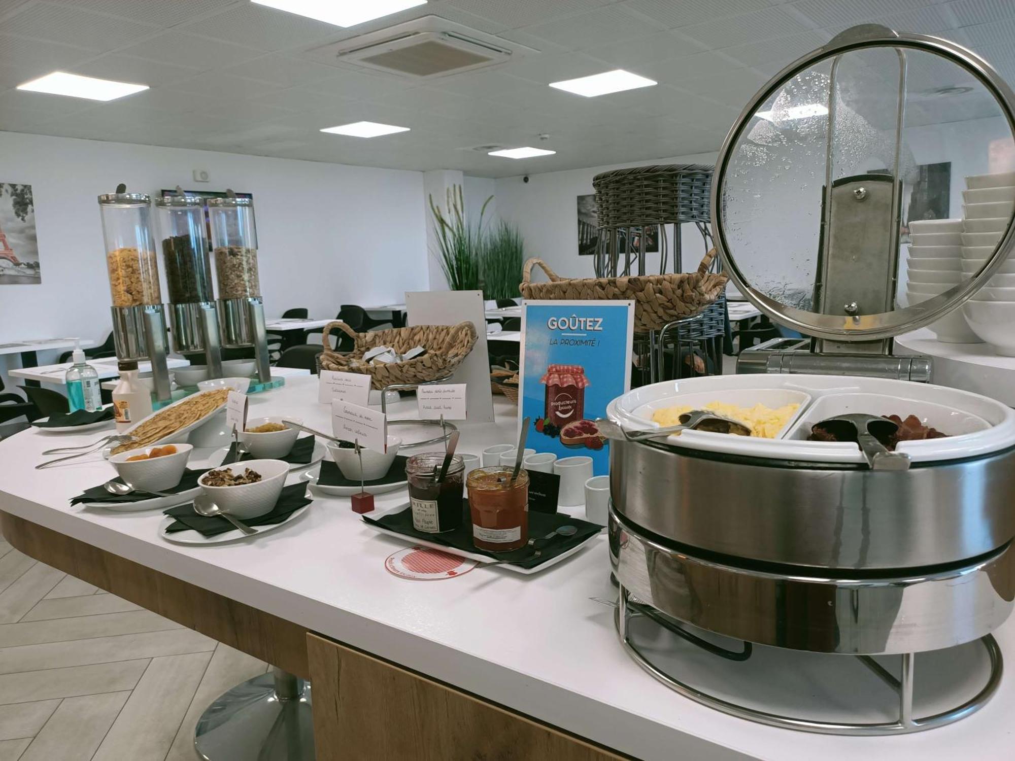Brit Hotel Confort 로슈 외부 사진